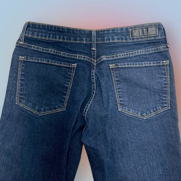 DENIZEN from LEVI’S Women’s 8 BOOT CUT Blue Jeans - Picture 3 of 3